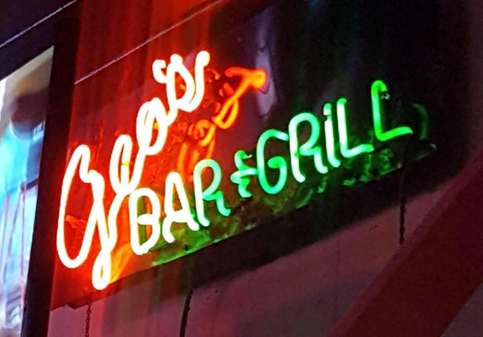 Geo's Bar & Grill